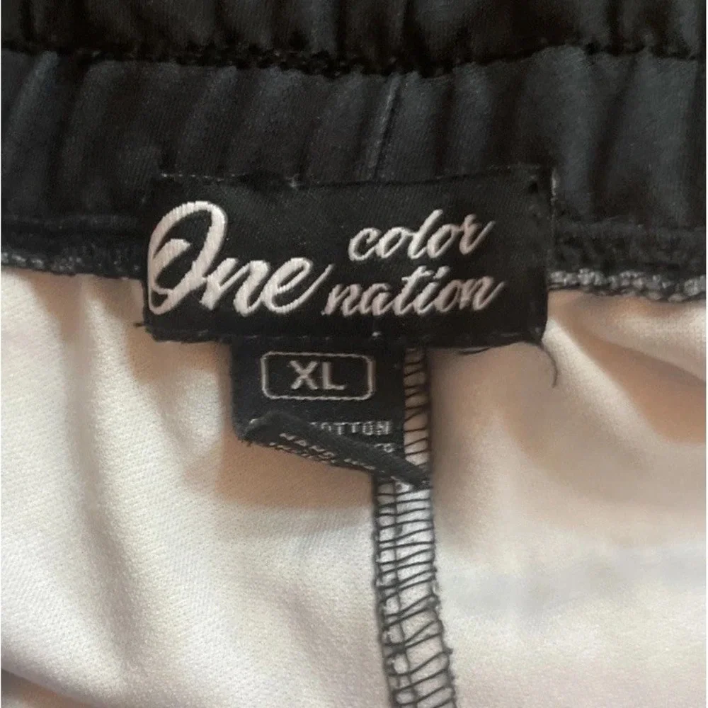 Baroque Print Shorts Men's XL Black Gold White Scroll Waistband Drawstring
